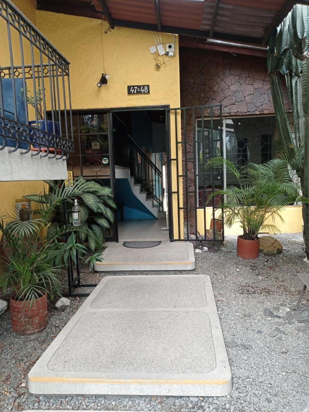 Yellow House Hostel Medellín Exteriér fotografie