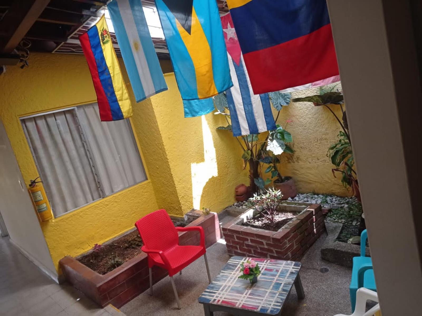 Yellow House Hostel Medellín Exteriér fotografie